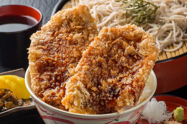 わらじかつ丼とざるそばのセット